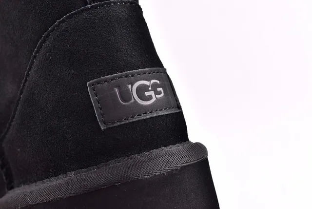 UGG 黑色羊毛皮内衬麂皮上层雪靴 5