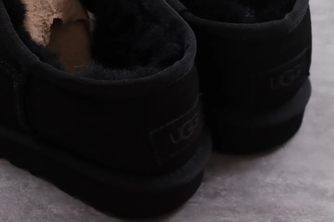 UGG कालो स्लिप-ऑन शियरलिंग-लाइंड स्नो बूट 5
