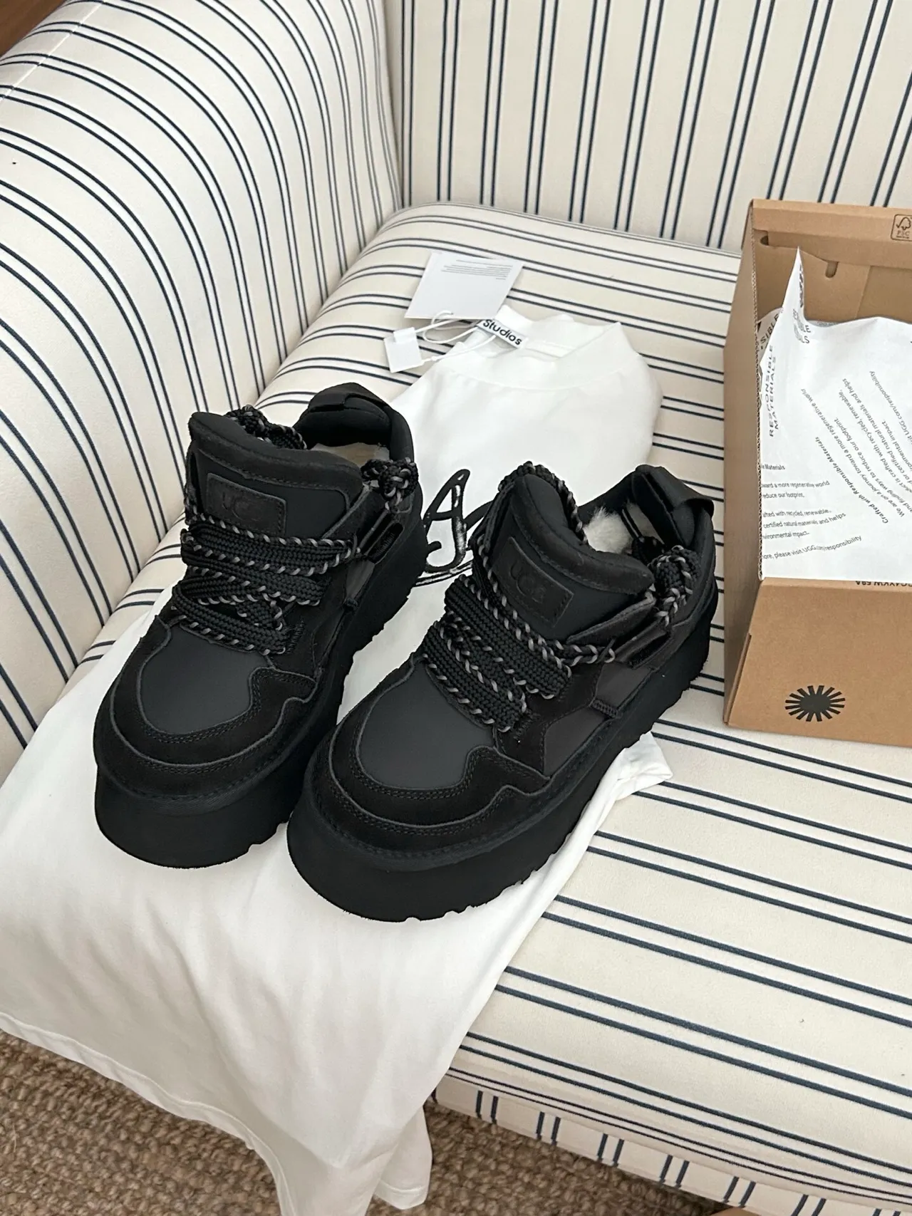 UGG Black White Chunky Platform Shearling-Lined Snow Boots 8