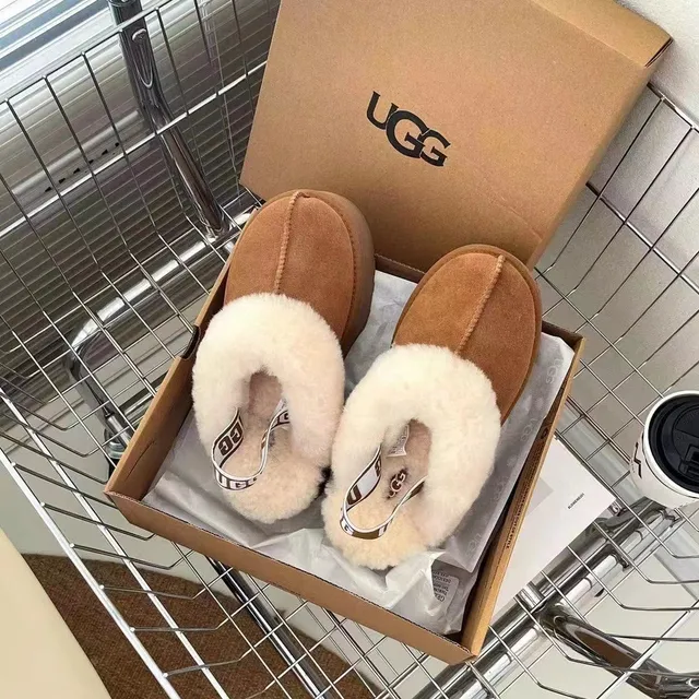UGG Brown Beige Platform Sole Shearling-Lined Casual Shoes 9