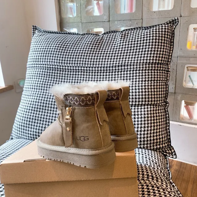 UGG Brown White Shearling-Lined Side-Zip Ankle Boots 22