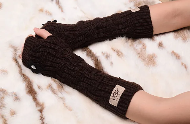 UGG Cable-Knit Fingerless Arm Warmers Black Knit Gloves 11