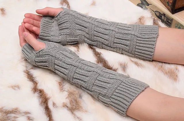 UGG Cable-Knit Fingerless Arm Warmers Black Knit Gloves 18