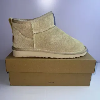 UGG Classic Mini Bottes de Neige Beige en Daim