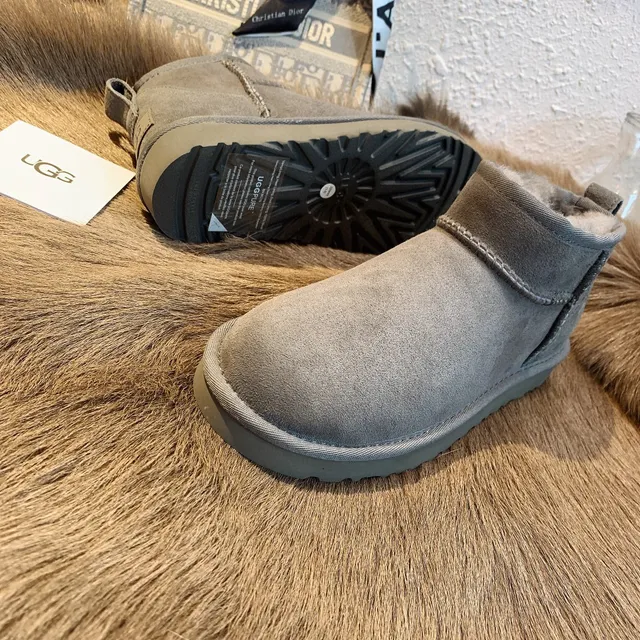 UGG Classic Short Suede Shearling-Lined Snow Boots 21