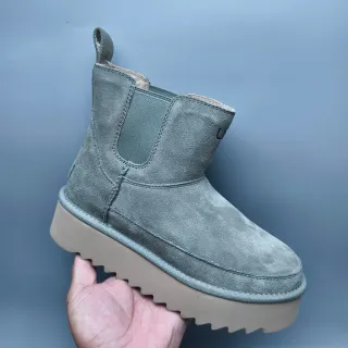 UGG Green Beige Platform Sole Elastic Side Gussets Chelsea Boots