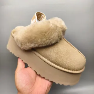 UGG Tasman نعال منزلية منصة بيج شيرلينج