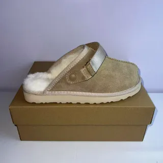 UGG Tasman بيج فضي سويد علوي مبطن بجلد الغنم الداخلي حذاء منزلي