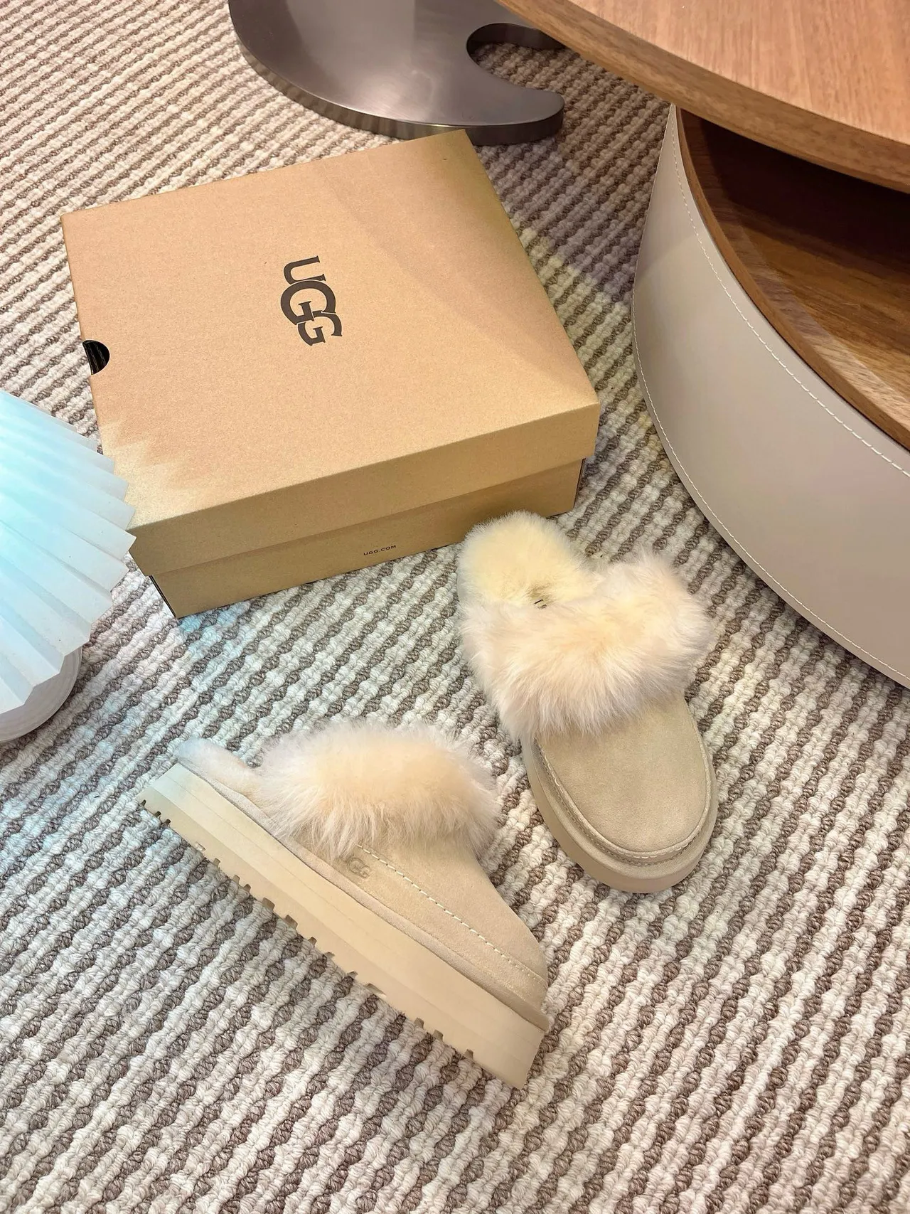 UGG Tasman بيج جلد سويدي محفوف بالشيرلينج نعال منصة 3