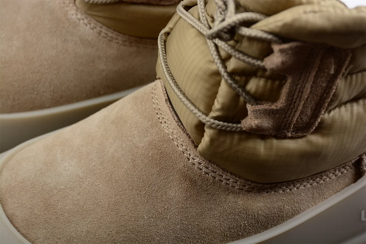 UGG Tasman Beige सादा कुइल्टेड पफर कफ सुड अपर बरफের बुट 6