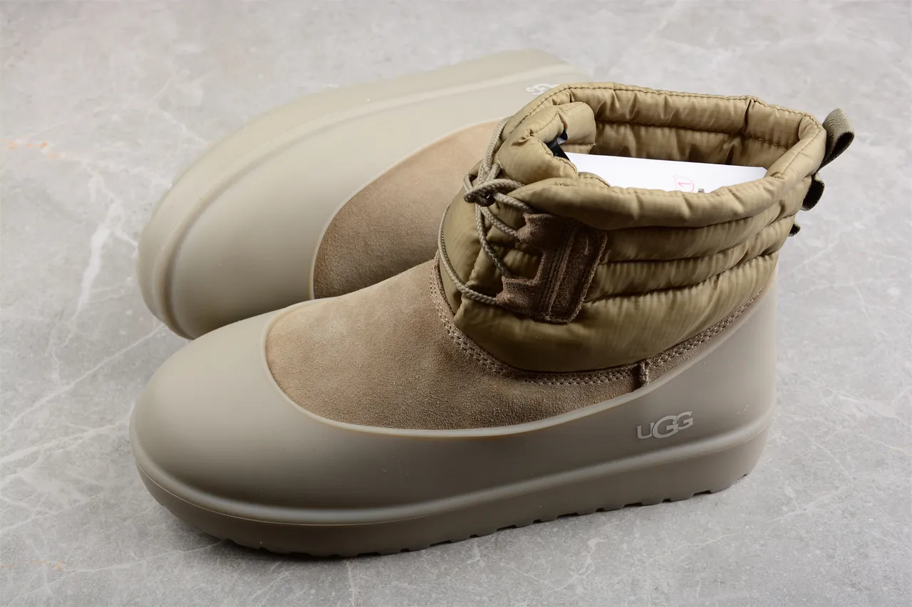 UGG Tasman Beige सादा कुइल्टेड पफर कफ सुड अपर बरफের बुट 8