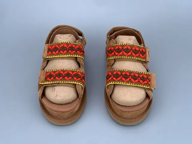 UGG Tasman بني احمر كعب منصة حزام فيلكرو مزدوج صندل كاجوال 4