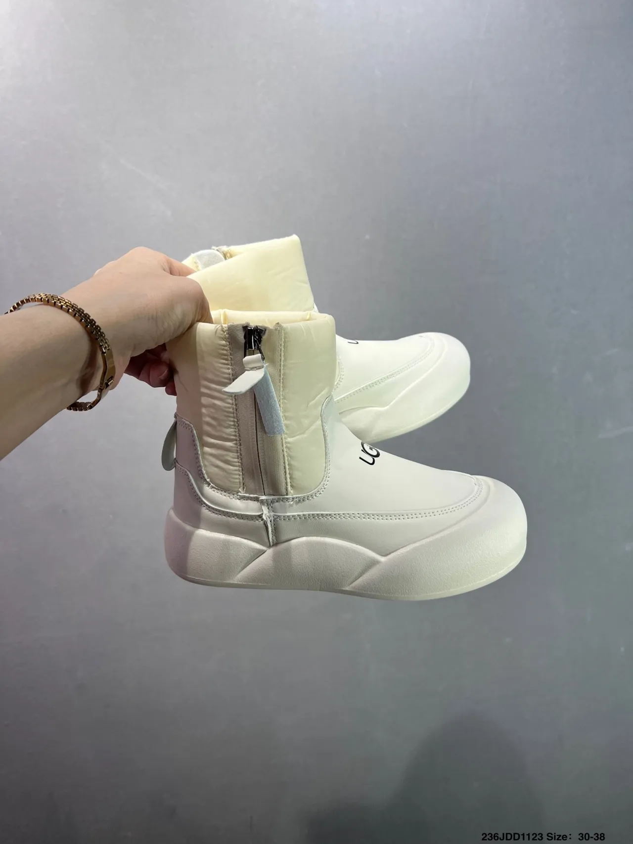 UGG Tasman Off-White Zippered Snow Boots 9