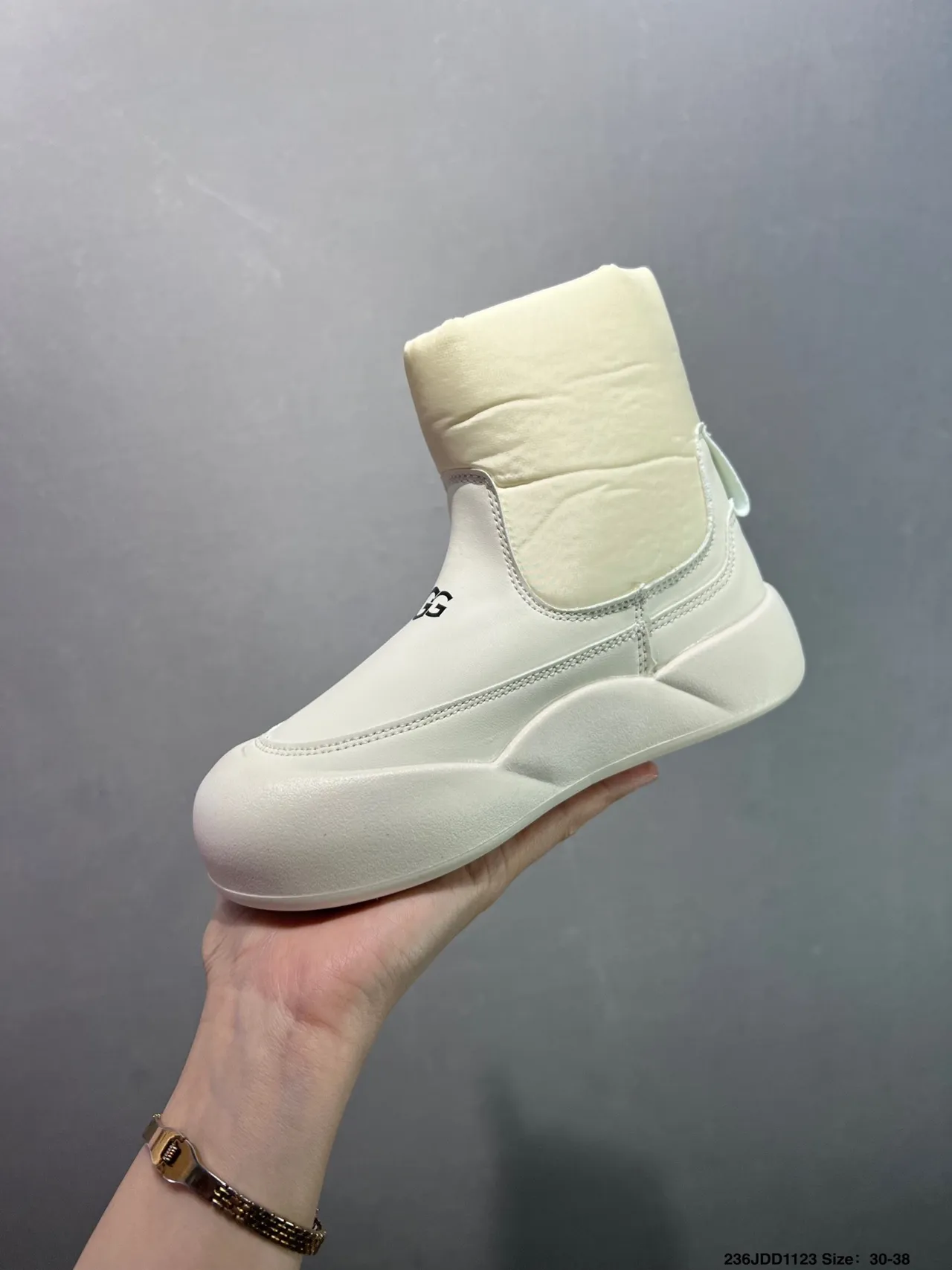 UGG Tasman Off-White Zippered Snow Boots 11