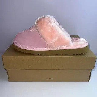 UGG Tasman منزليات وردية من السويد مبطنة بالصوف المقصوص