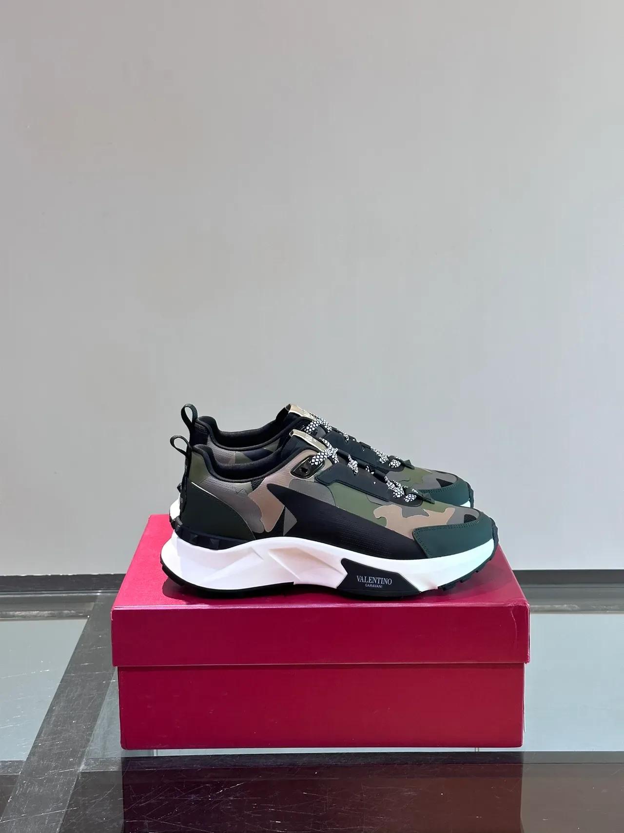 Valentino Baskets Chunky Army Green Multicolor Camouflage Empeigne Sculpté Sola Intermédiaire Blanche 1