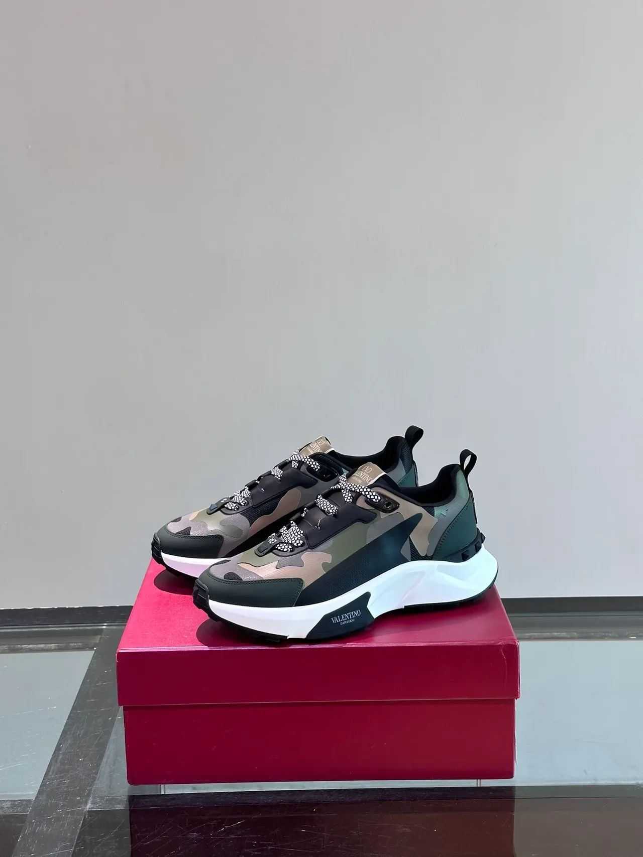 Valentino Baskets Chunky Army Green Multicolor Camouflage Empeigne Sculpté Sola Intermédiaire Blanche 5