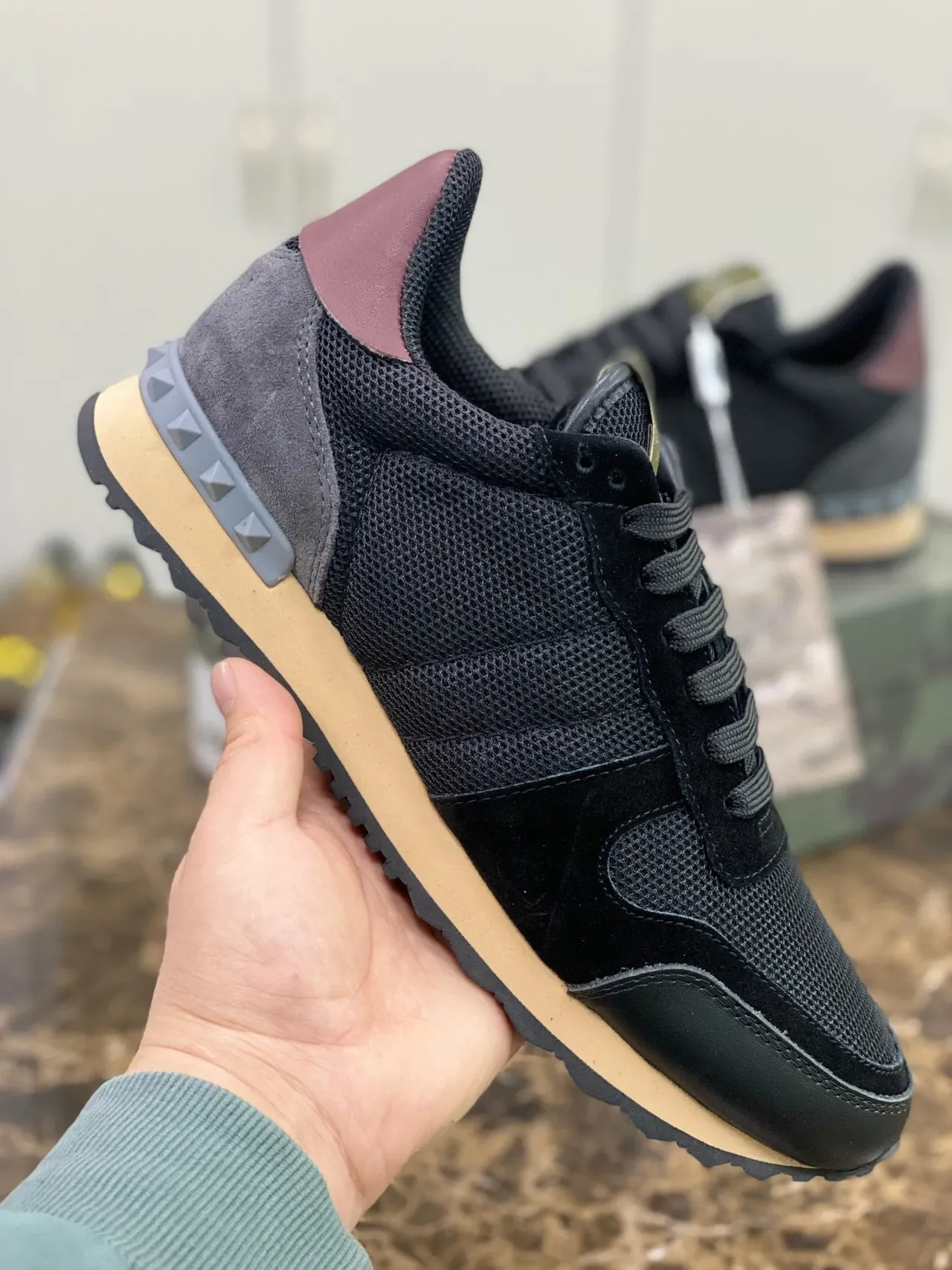 Valentino Preto Bege Malha E Camurça Superior Spiked Salto De Borracha Tênis Lifestyle 4