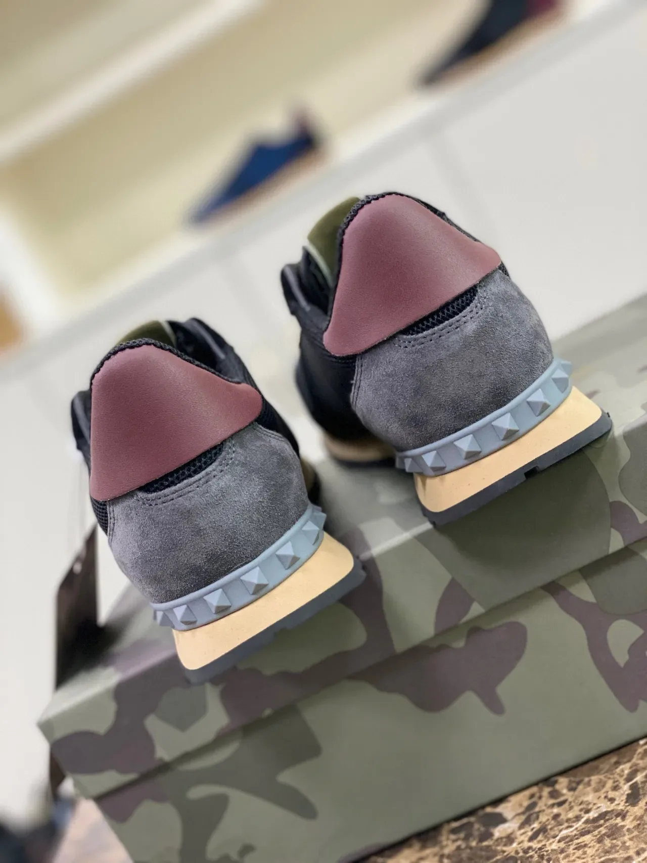 Valentino Preto Bege Malha E Camurça Superior Spiked Salto De Borracha Tênis Lifestyle 7