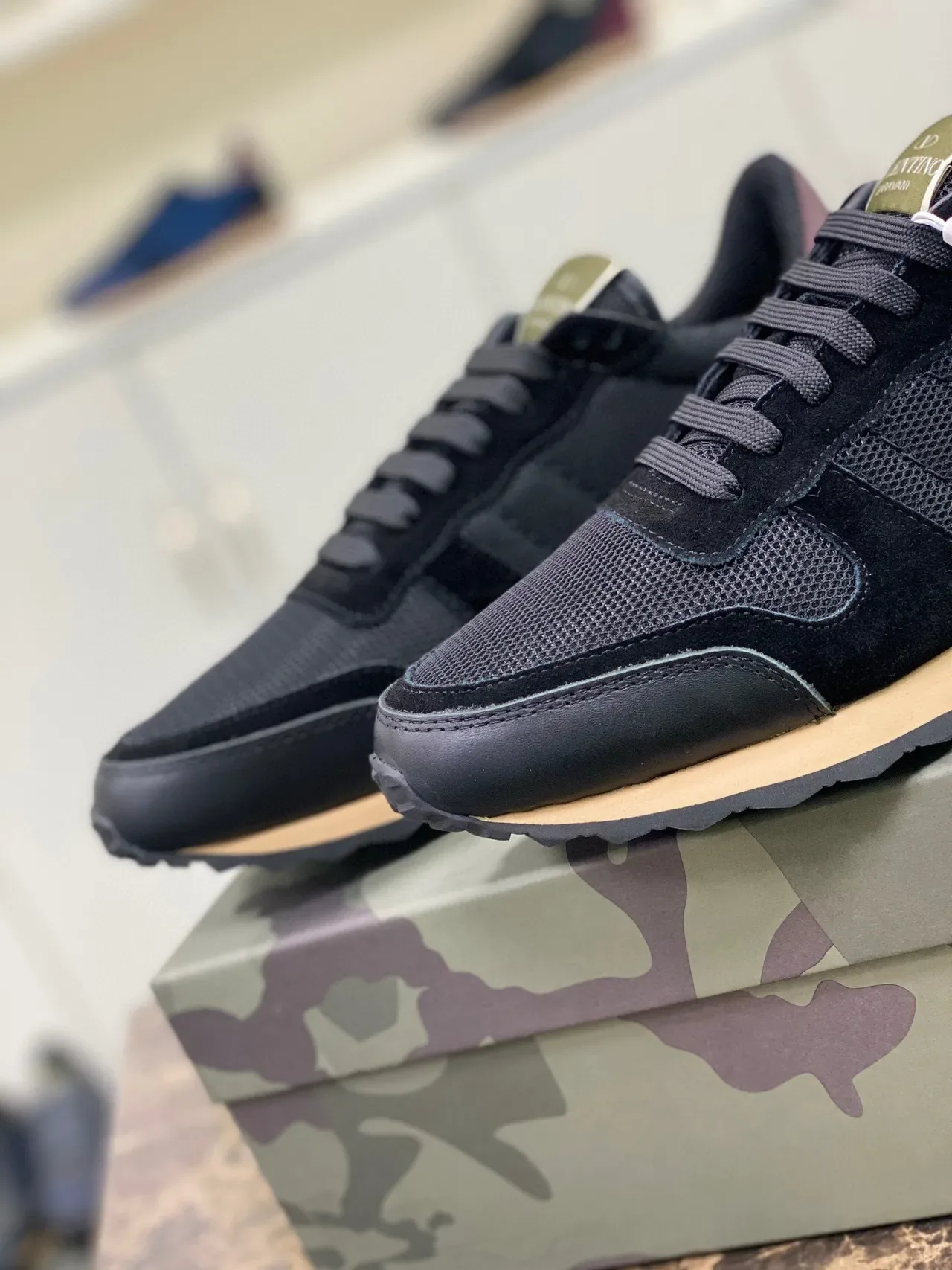 Valentino Preto Bege Malha E Camurça Superior Spiked Salto De Borracha Tênis Lifestyle 8