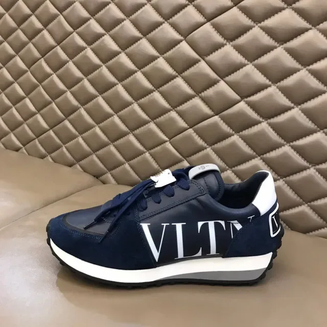 Valentino Sneakers Lifestyle en Daim et Cuir Bleu Marine Blanc avec Logo VLTN Bold 5