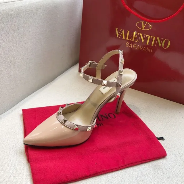 Valentino Rockstud نيود باترنت مرصعة بالميليات T-strap كعب ستيليتو 2