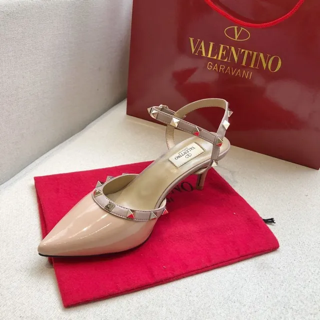 Valentino Rockstud نيود باترنت مرصعة بالميليات T-strap كعب ستيليتو 4