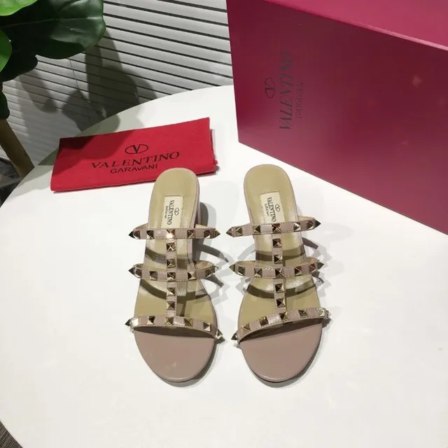 Valentino Rockstud Nude Studded Gladiator Sandals 9