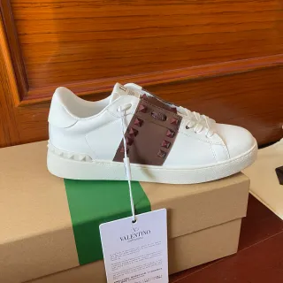 Valentino Rockstud أبيض بني جلد حزام Stud-Accented نمط حياة أحذية رياضية