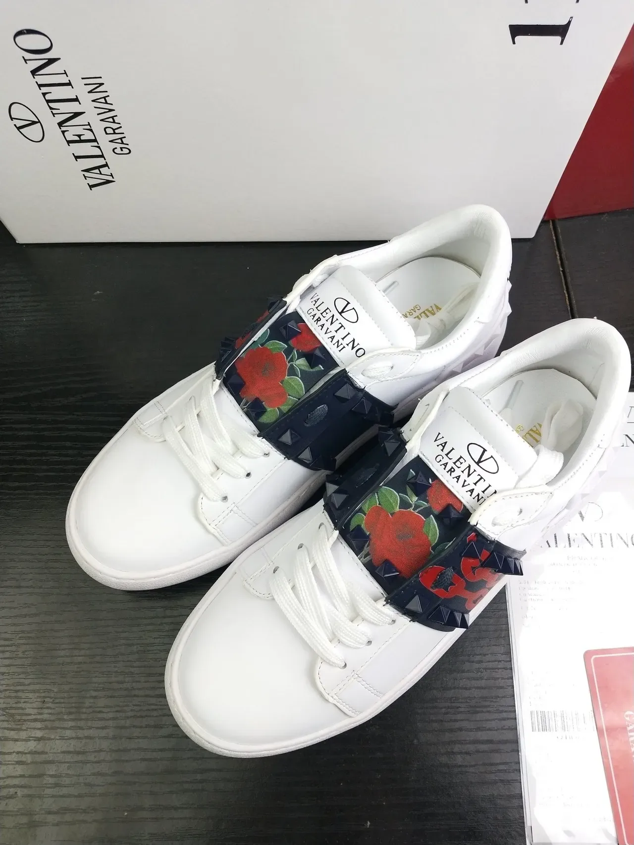 Valentino Rockstud Chaussures Lifestyle en Cuir Blanc avec Sangle studded 3