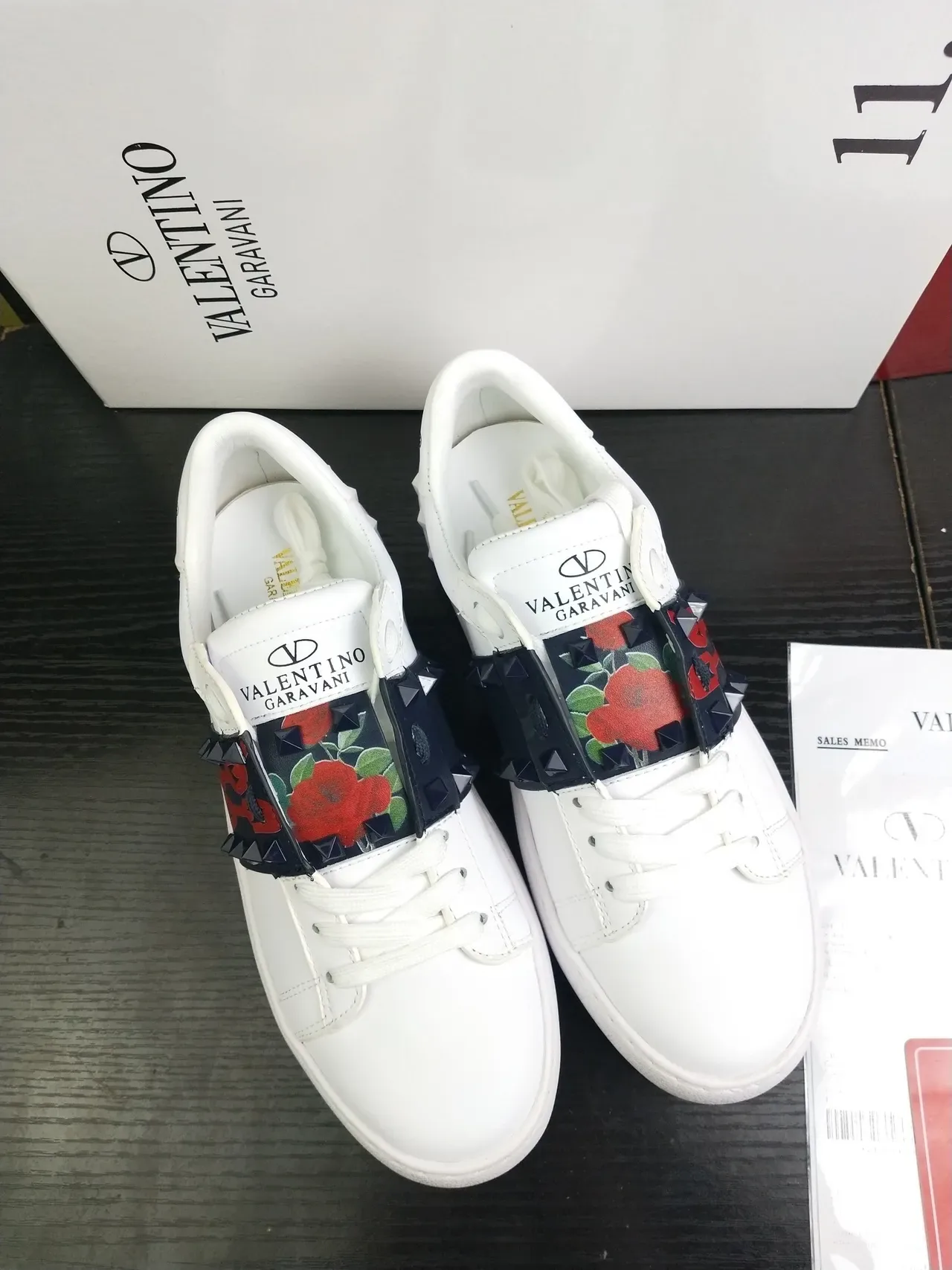 Valentino Rockstud Chaussures Lifestyle en Cuir Blanc avec Sangle studded 4
