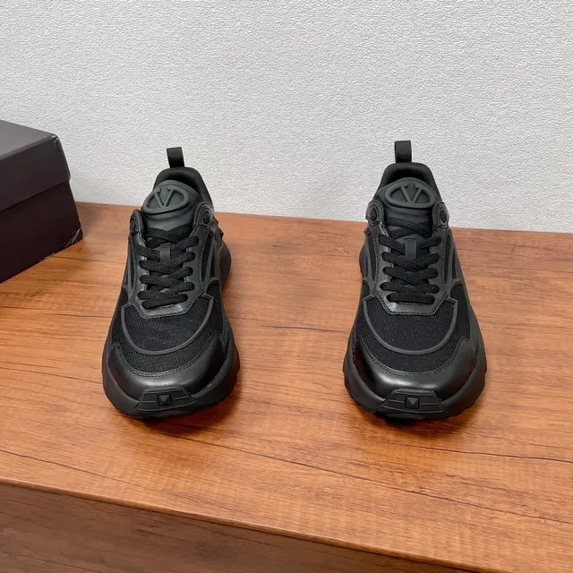 Valentino Runner Monochrome Black Chunky Sneakers 3