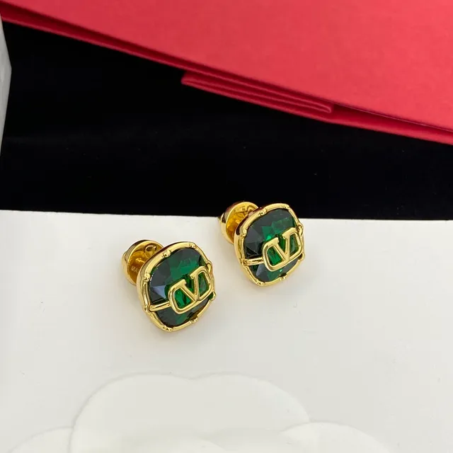 Valentino VLOGO সোনার বহুরঙা ধাতব ফ্যাসেটড বর্গাকার কাটা পাথর কানের দুল 8