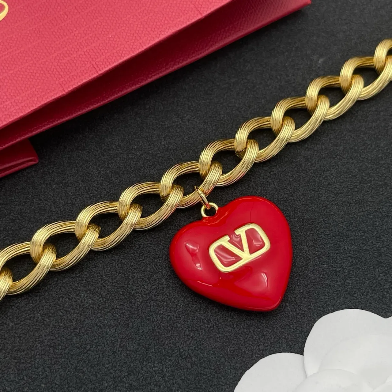 Valentino VLogo Cœur Émail Rouge Chaîne Or Bracelet 7