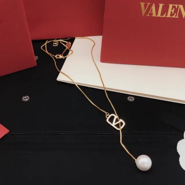 Colar Valentino VLogo Pérolas Corrente Dourada 5