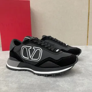 فالنتينو VLTN Runner سنيكرز لايف ستايل أسود رمادي فضي
