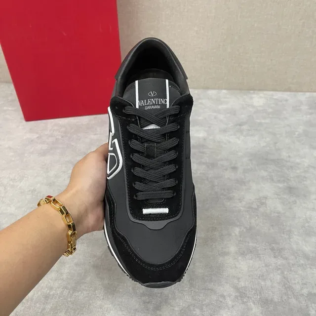 Valentino VLTN Runner Sneakers Lifestyle Noir Gris Argent 3