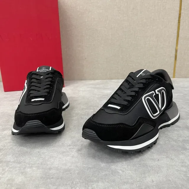 Valentino VLTN Runner Sneakers Lifestyle Noir Gris Argent 5