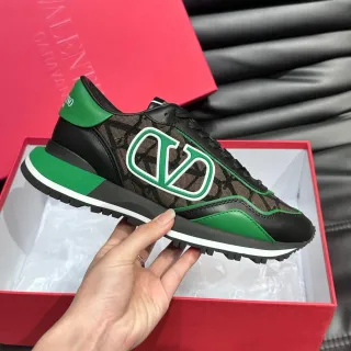 Valentino VLTN Runner أخضر أسود Monogram Lifestyle Sneakers