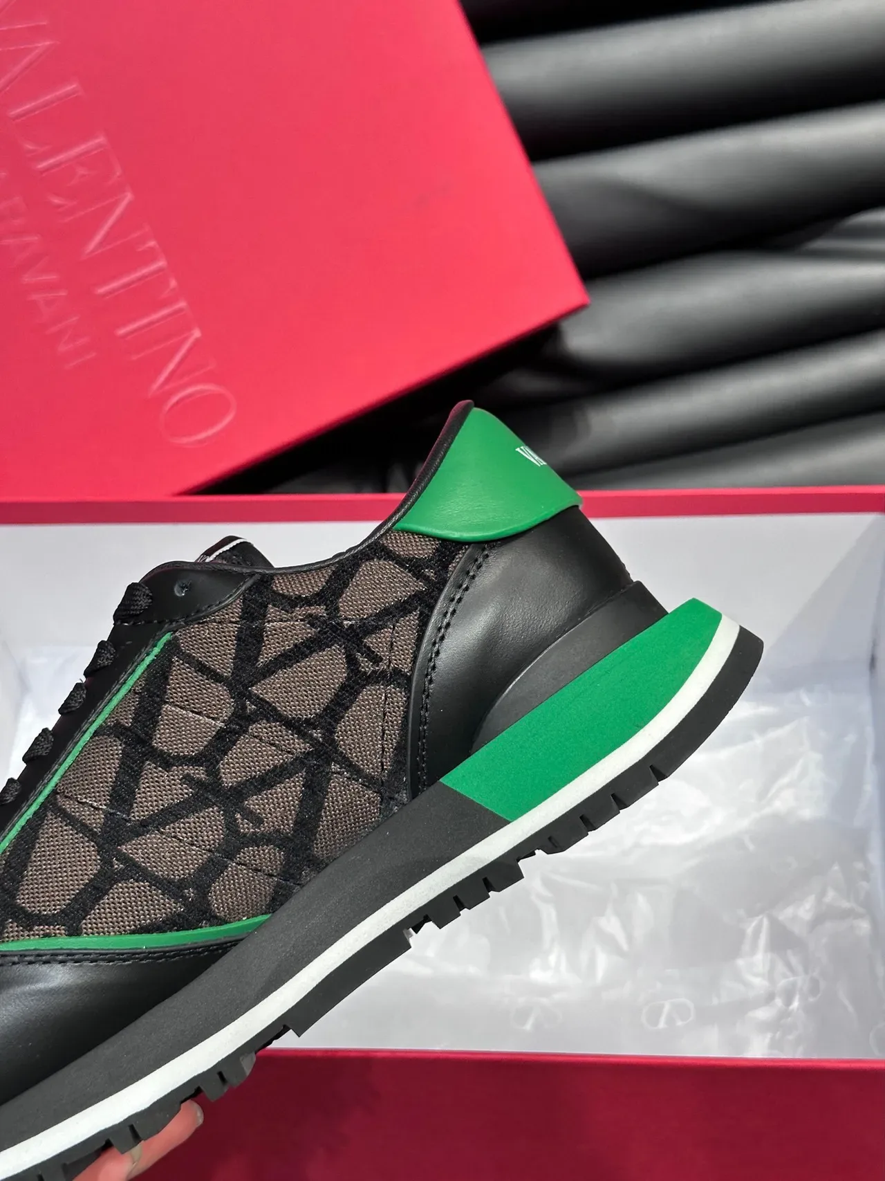 Valentino VLTN Runner Vert Noir Monogram Lifestyle Sneakers 6