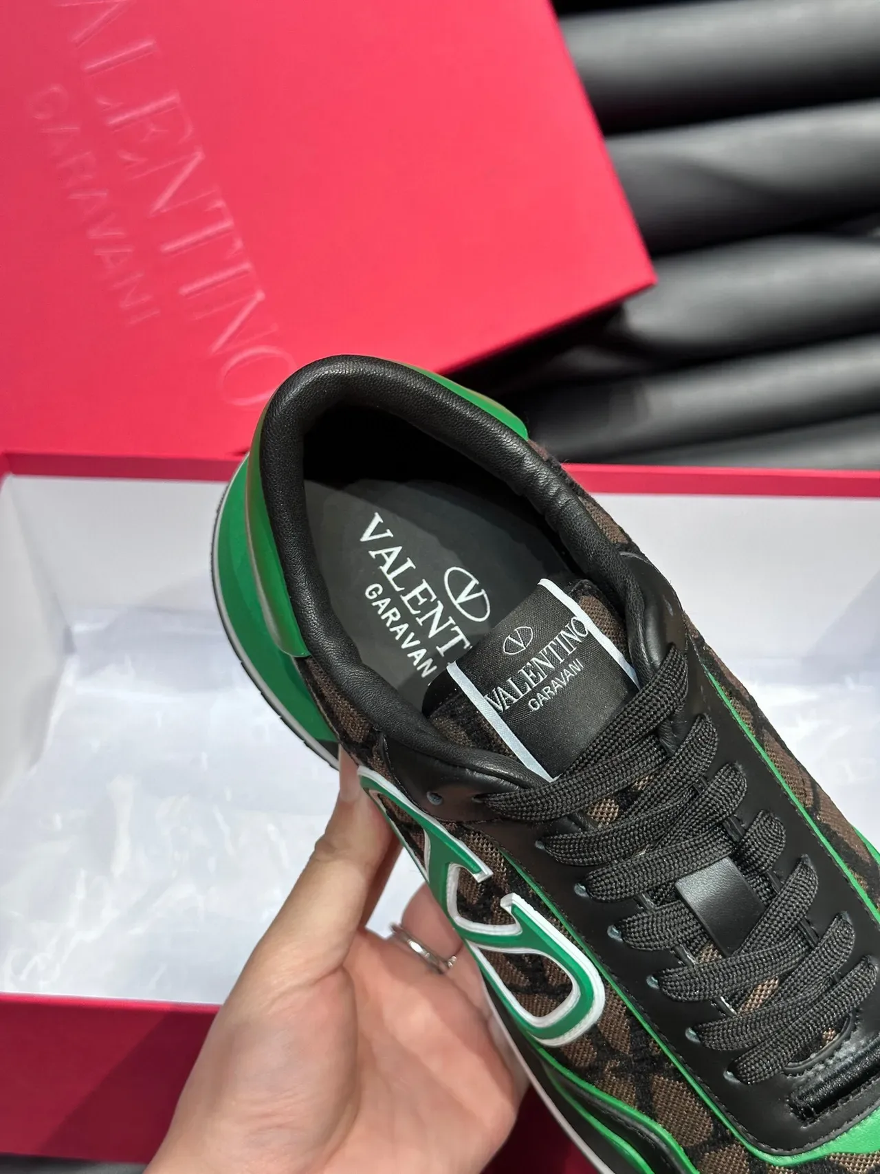 Valentino VLTN Runner Vert Noir Monogram Lifestyle Sneakers 7