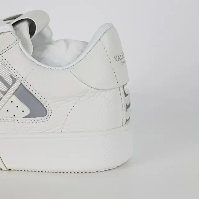 Valentino VLTN Sneakers Blanc Gris Low-Top Cuir Granulé Lifestyle 4