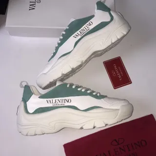 Valentino Zapatillas Blancas Verdes de Ante y Cuero con Paneles de Construcción Chunky