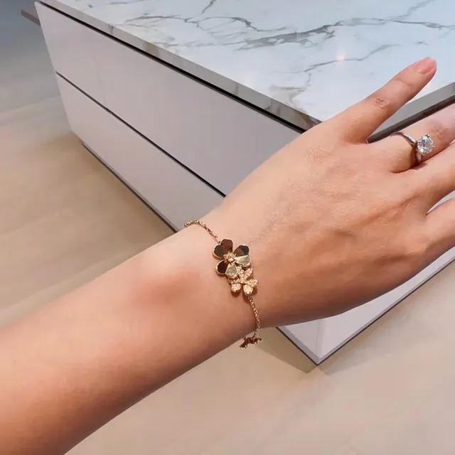 Van Cleef & Arpels Alhambra Cinq motifs Bracelet en or et diamants 3