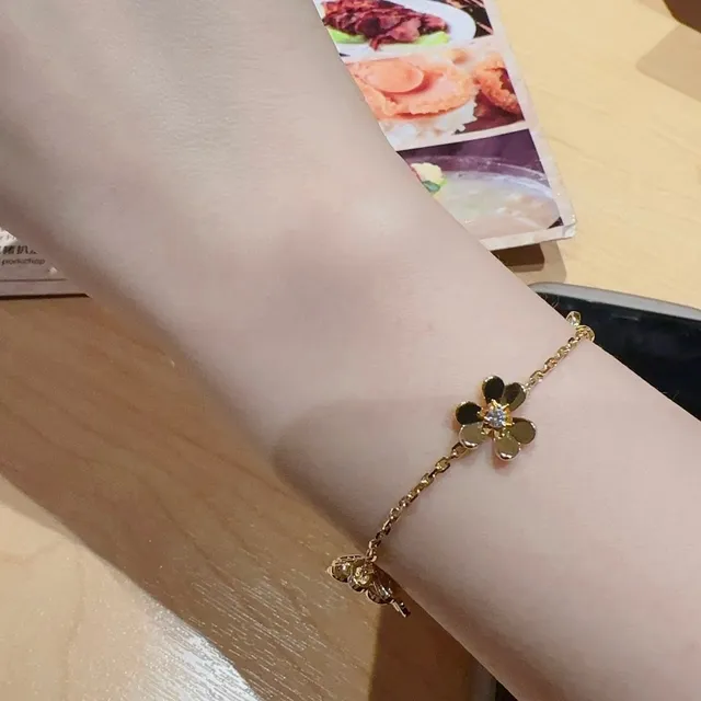 Van Cleef & Arpels Alhambra Cinq motifs Bracelet en or et diamants 8