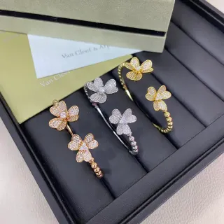Van Cleef & Arpels Alhambra وردة Pavé-Set حلقات مفتوحة