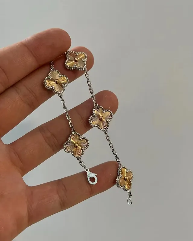 Van Cleef & Arpels Alhambra Four-Leaf Clover Collier en or et diamants 2