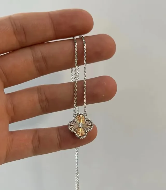 Van Cleef & Arpels Alhambra Four-Leaf Clover Collier en or et diamants 5