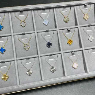 Van Cleef & Arpels Alhambra চার পাতার ক্লোভার পেন্ডেন্ট নেকলেস