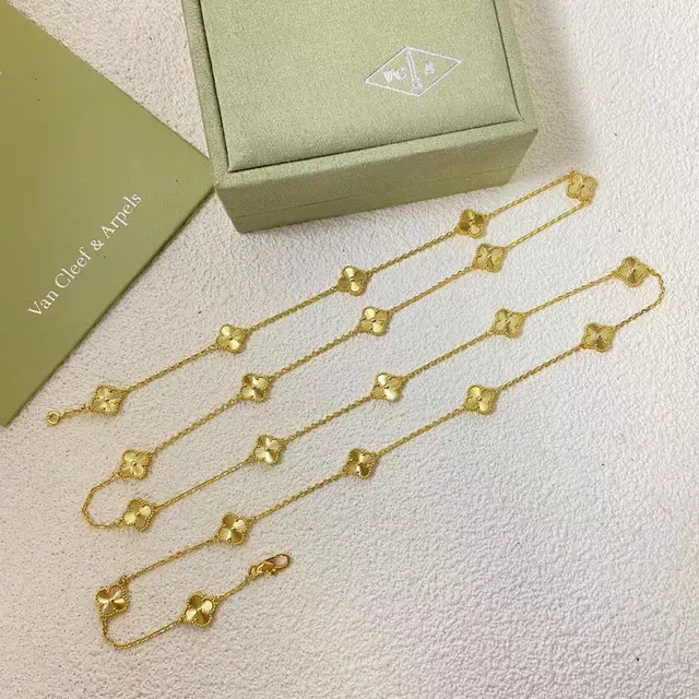 Van Cleef & Arpels Alhambra Gold Clover Motif Necklace 4
